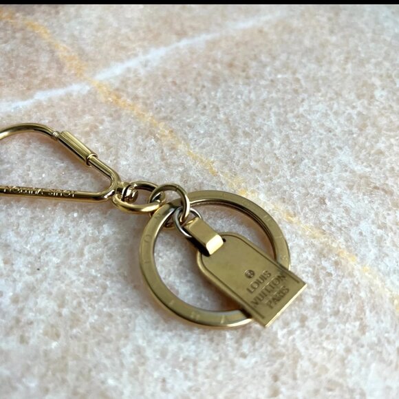 LOUIS VUITTON Keychain Monogram Gold Authentic B0369 Bag Charm Ribbon Authentic - Picture 3 of 6